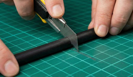 Cięcie sznura gumowego pod kątem prostym