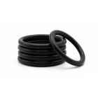 Zbliżenie makro na precyzyjny przekrój 3,53 mm oringu CR z kauczuku chloroprenowego o twardości 70 ShA – superseal uszczelnienia.